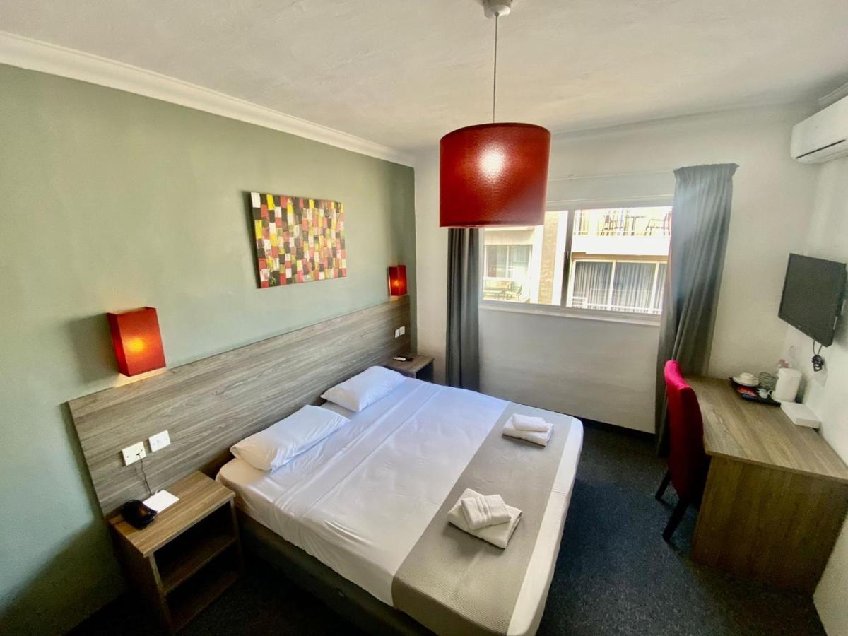 Spinola Hotel Saint Julian's Екстериор снимка